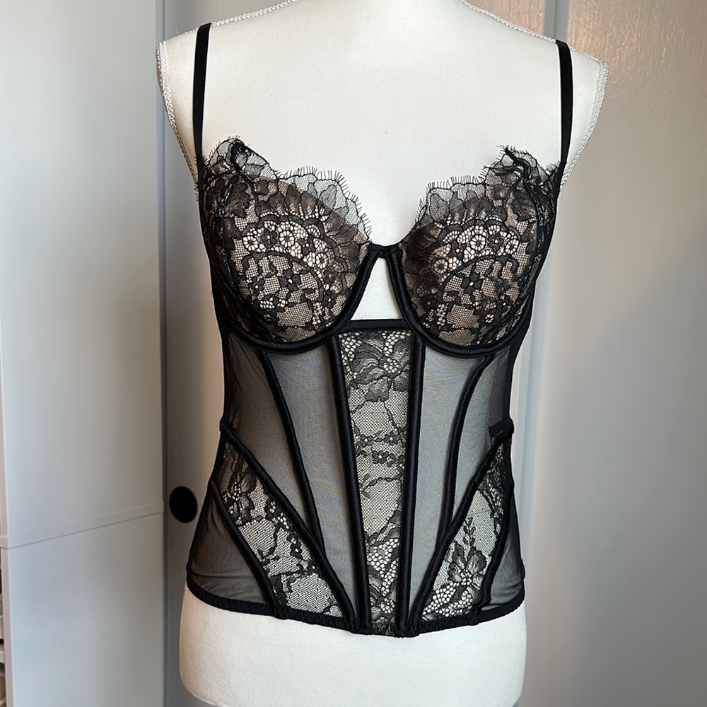Elegant Black Lace Bustier